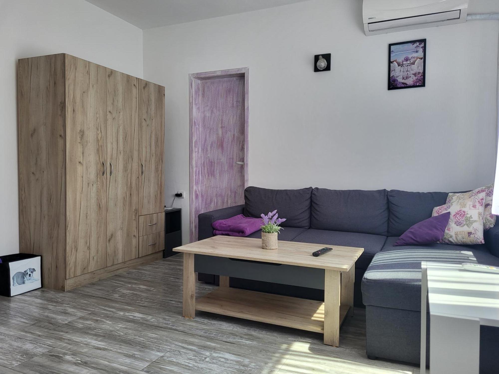 וליקו טורנובו Purple Studios חדר תמונה