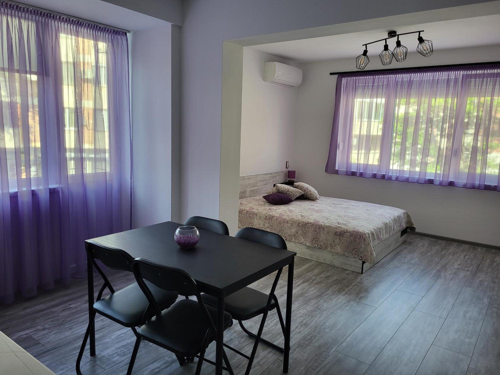 וליקו טורנובו Purple Studios חדר תמונה