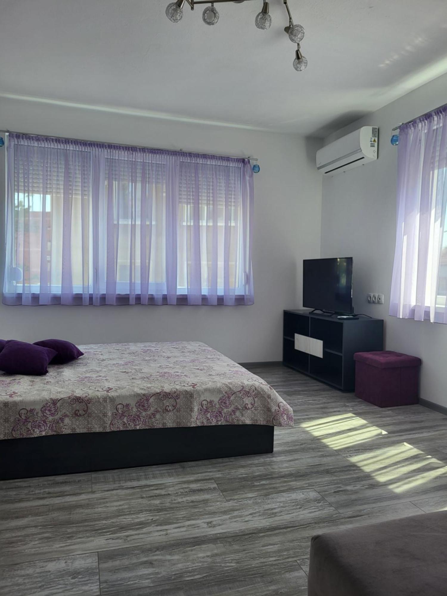 וליקו טורנובו Purple Studios מראה חיצוני תמונה