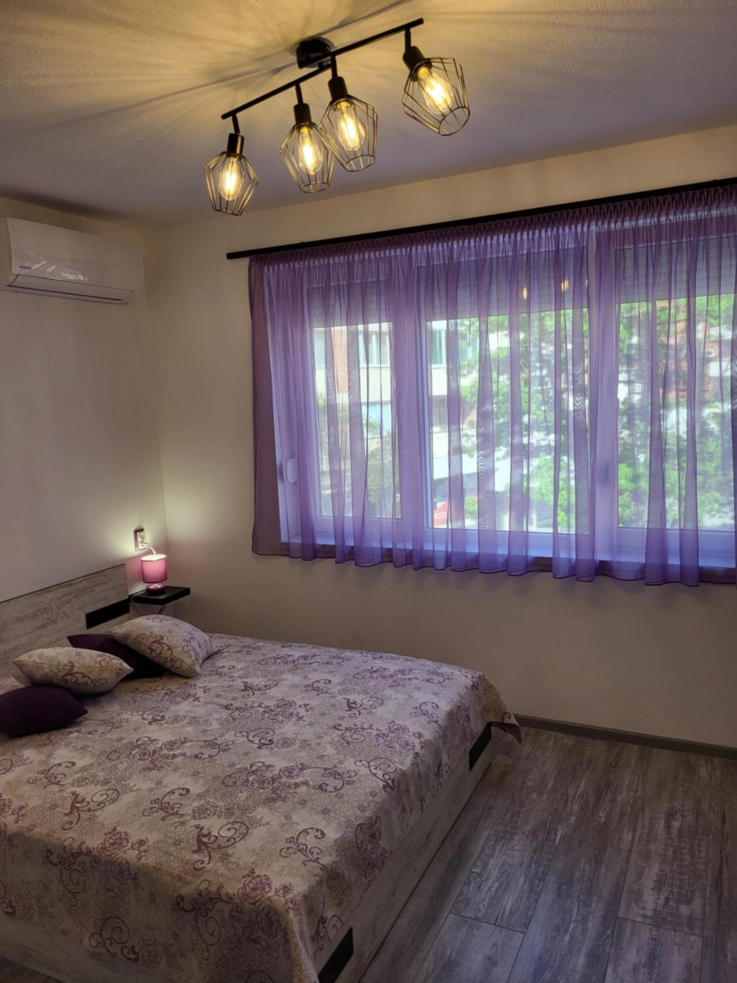 וליקו טורנובו Purple Studios חדר תמונה