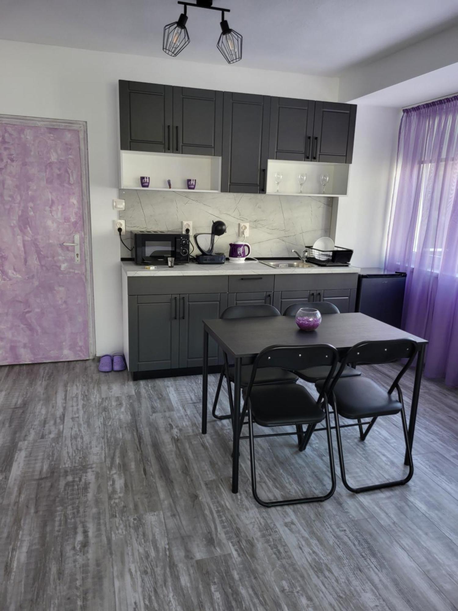 וליקו טורנובו Purple Studios חדר תמונה
