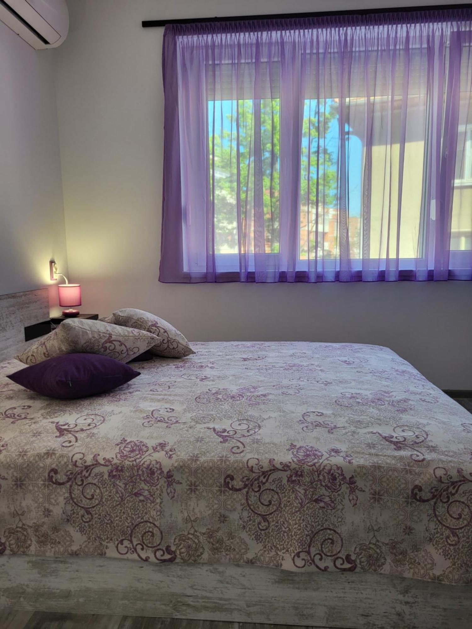 וליקו טורנובו Purple Studios חדר תמונה