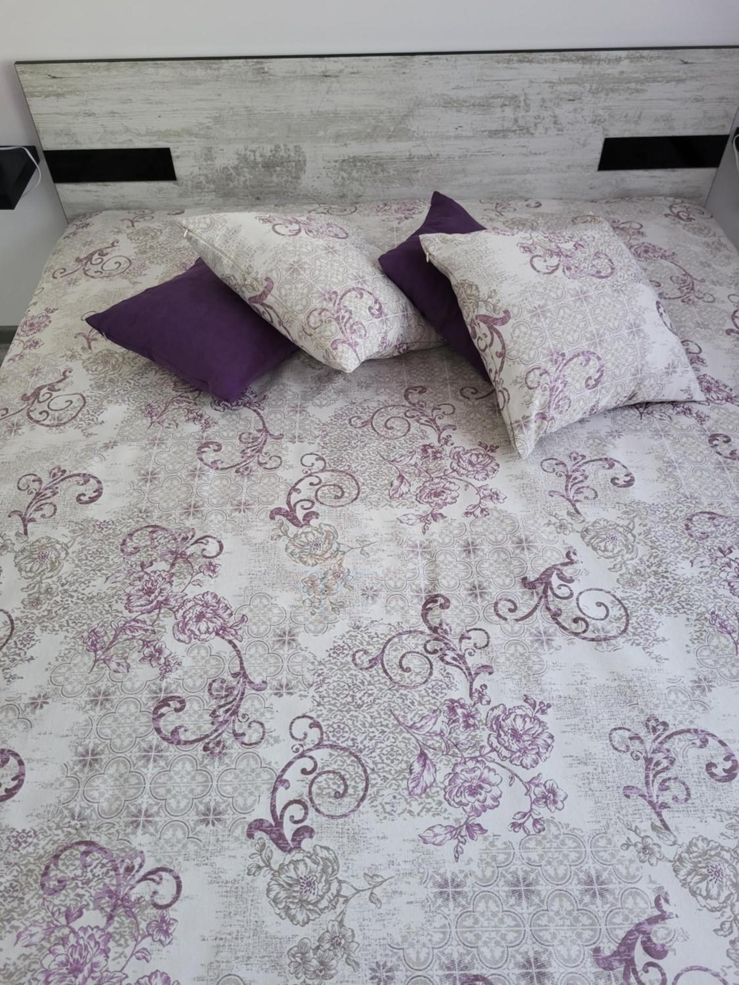 וליקו טורנובו Purple Studios חדר תמונה